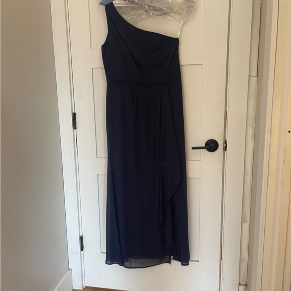Davids Bridal Chiffon one-shoulder bridesmaid dress with cascade Navy/marine - Picture 4 of 12